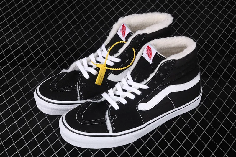 All categories Vans Vans series Vans Hi Vans high-top plus velvet Vans Sk8 Hi Vans classic winter plus velvet high-top casual sneakers VN000D5IB8C